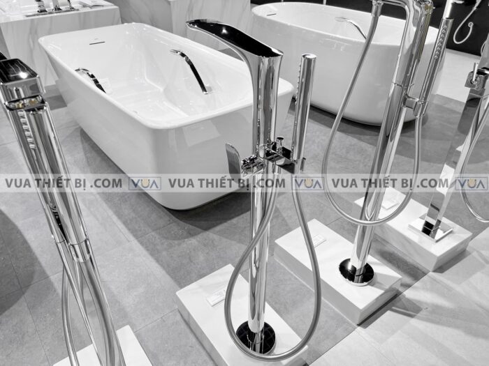 anh thuc te voi sen xa bon tam toto tbg01306btbn01105b dat san go 4