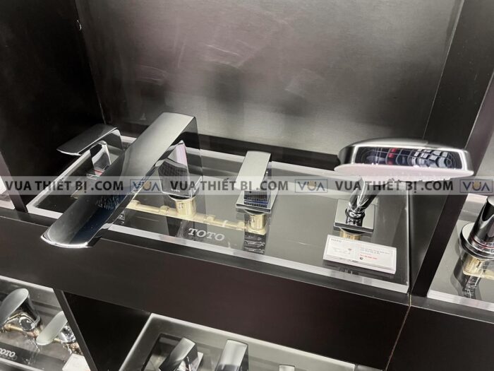 anh thuc te voi sen xa bon tam toto tbg02202b gan bon 4 lo gr 5