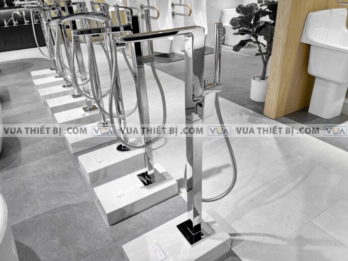 anh thuc te voi sen xa bon tam toto tbg02306btbn01105b dat san gr 1