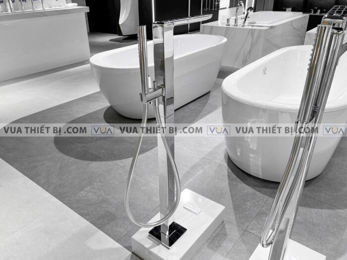 anh thuc te voi sen xa bon tam toto tbg02306btbn01105b dat san gr 3