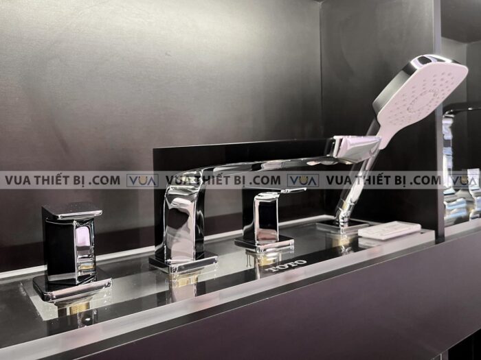 anh thuc te voi sen xa bon tam toto tbg07202a gan bon 4 lo ge 1