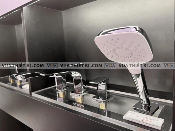 anh thuc te voi sen xa bon tam toto tbg07202a gan bon 4 lo ge 3