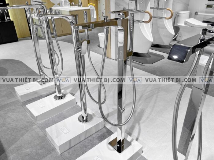 anh thuc te voi sen xa bon tam toto tbg07306atbn01105b dat san ge 1