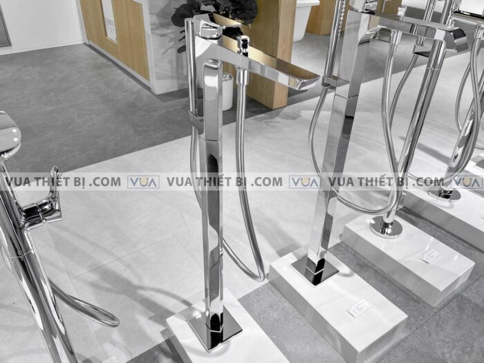 anh thuc te voi sen xa bon tam toto tbg07306atbn01105b dat san ge 2