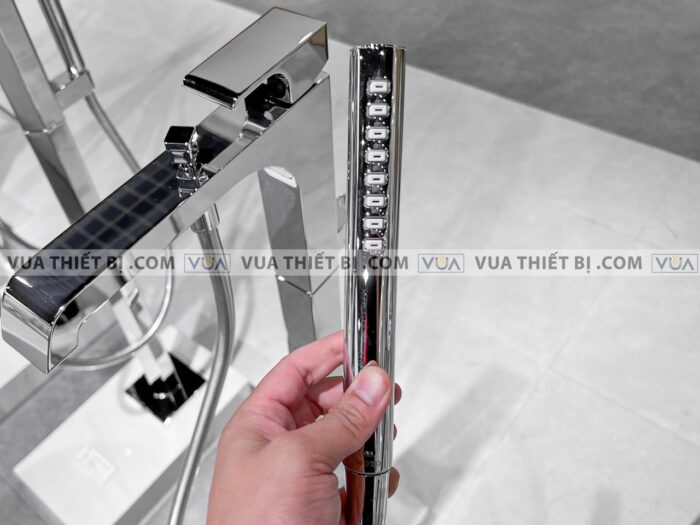 anh thuc te voi sen xa bon tam toto tbg08306atbn01105b dat san gc 8