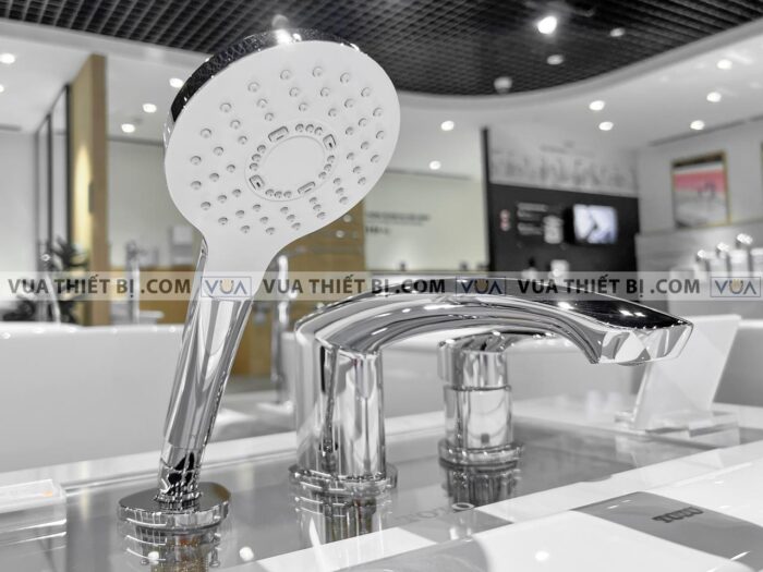 anh thuc te voi sen xa bon tam toto tbg09305a gan bon 3 lo gm 4