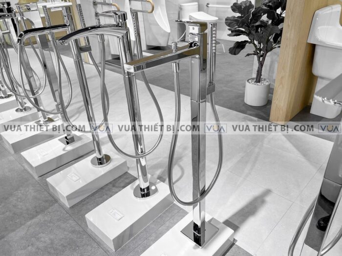 anh thuc te voi sen xa bon tam toto tbg10306atbn01105b dat san gb 1