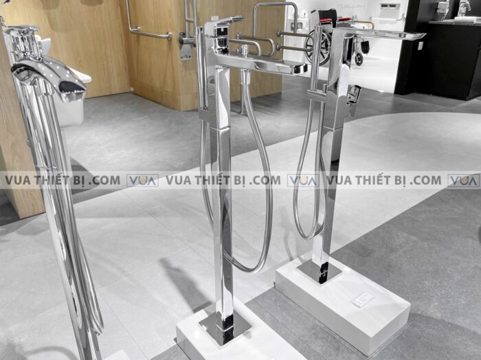 anh thuc te voi sen xa bon tam toto tbg10306atbn01105b dat san gb 2