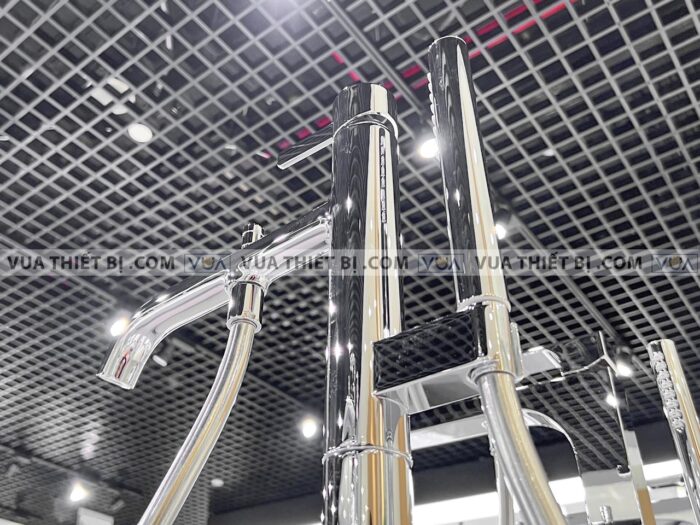 anh thuc te voi sen xa bon tam toto tbg11306atbn01105b dat san gf 5