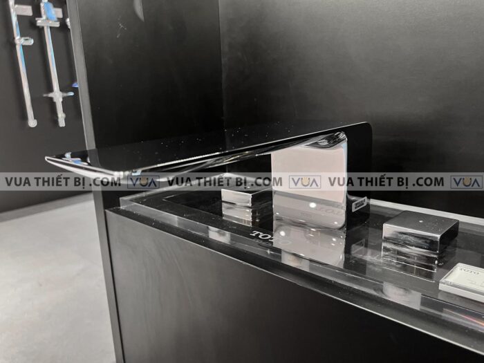 anh thuc te voi sen xa bon tam toto tbp02201b gan bon 3 lo zl 2