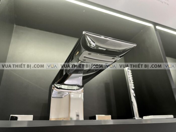 anh thuc te voi sen xa bon tam toto tbp02202a gan bon 4 lo zl 4