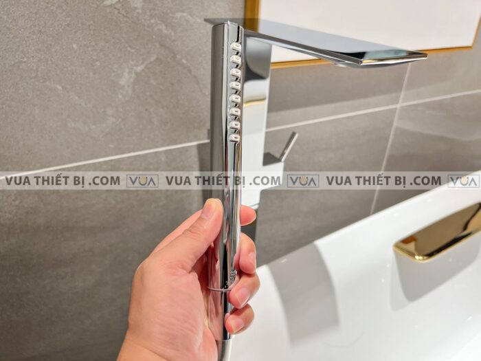 anh thuc te voi sen xa bon tam toto tbp02303atbn01105b dat san zl 4