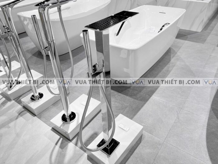 anh thuc te voi sen xa bon tam toto tbp02303atbn01105b dat san zl 6