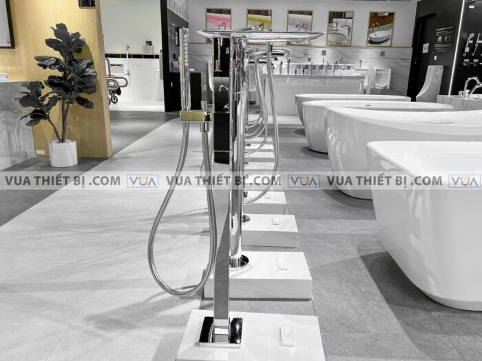 anh thuc te voi sen xa bon tam toto tbp03301atbn01105b dat san za 3