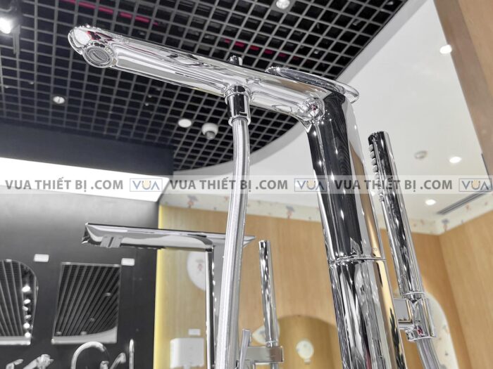 anh thuc te voi sen xa bon tam toto tbp03301atbn01105b dat san za 6