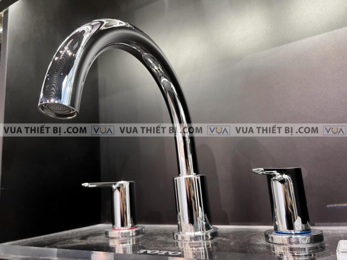 anh thuc te voi sen xa bon tam toto tbs01201b gan bon 3 lo lb 2