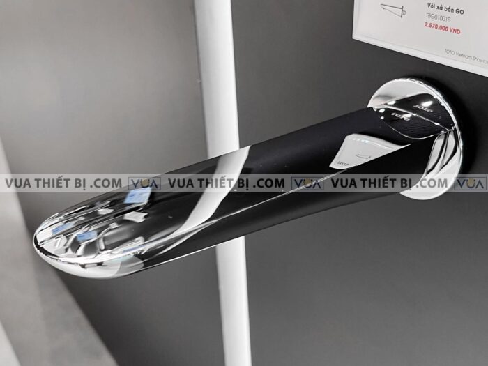 anh thuc te voi xa bon tam toto tbg01001b sen am tuong go 1