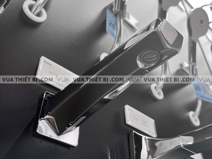 anh thuc te voi xa bon tam toto tbg07001b sen am tuong ge 1