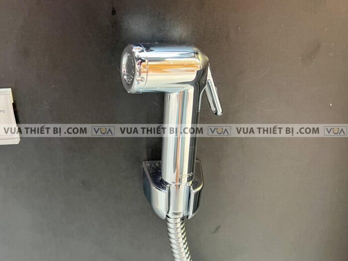 anh thuc te voi xit ve sinh toto tvcf201 1