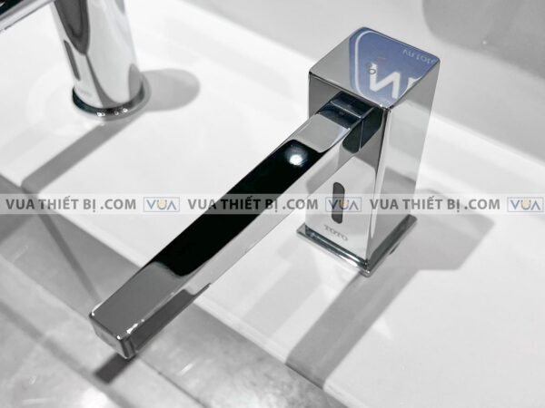 anh thuc te voi xit xa phong tu dong toto tlk08001g 1