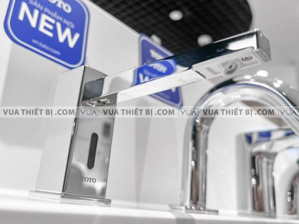 anh thuc te voi xit xa phong tu dong toto tlk08001g 5