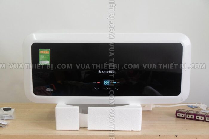 mat truoc binh nong lanh ariston sl2 lux d wifi 20 30 lit 1 1