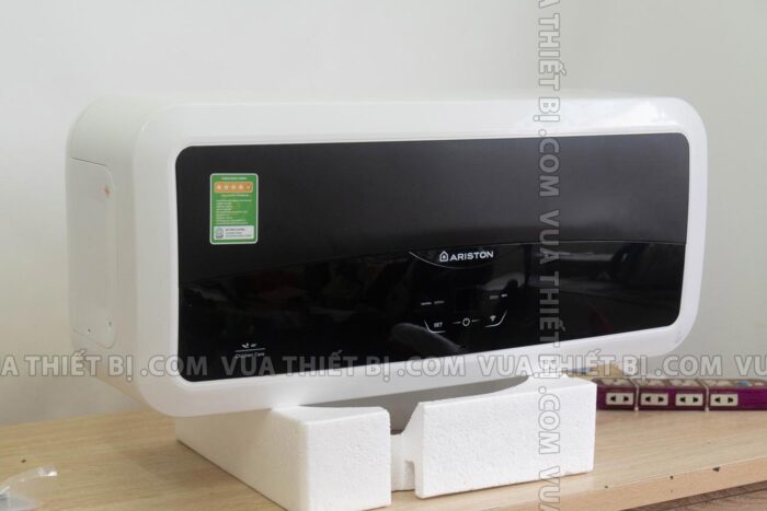 mat truoc binh nong lanh ariston sl2 lux d wifi 20 30 lit 2