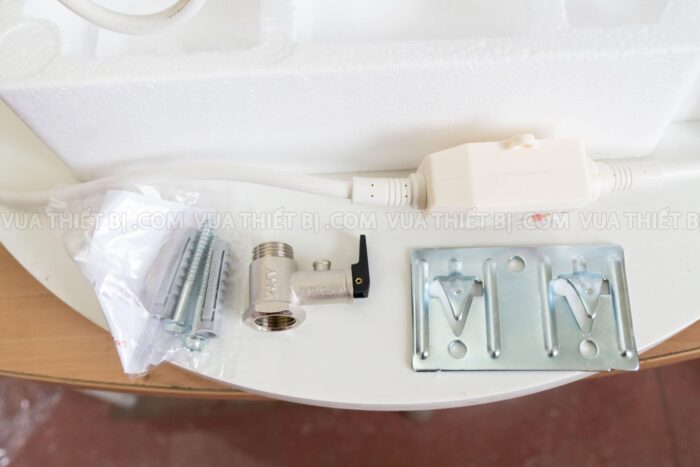 phu kien di kem binh nong lanh ariston blu r 15l lit vuong gian tiep 2