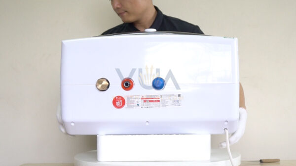 rossi amore ngang mat day