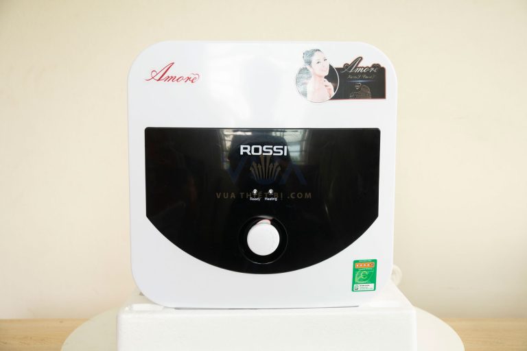 rossi amore vuong mat truoc