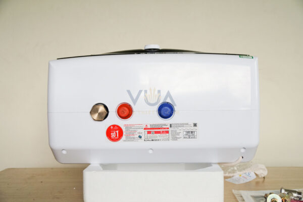 rossi saphir ngang mat day