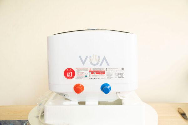 rossi saphir vuong mat day