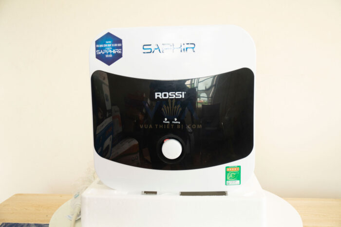 rossi saphir vuong mat truoc