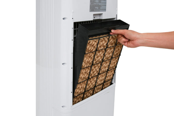 trang bi 2 tam luoi loc 1 tam luoi loc tho ben ngoai va 1 tam lam mat ben trong quat dieu hoa kangaroo kg50f19