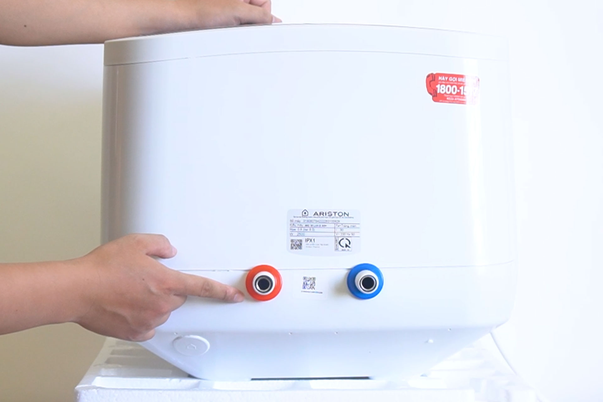 Bình-nóng-lạnh-gián-tiếp-là-gì-10-bộ-phận-cấu-tạo-lên-bình---đầu-nước-vào-và-ra-nóng-lạnh