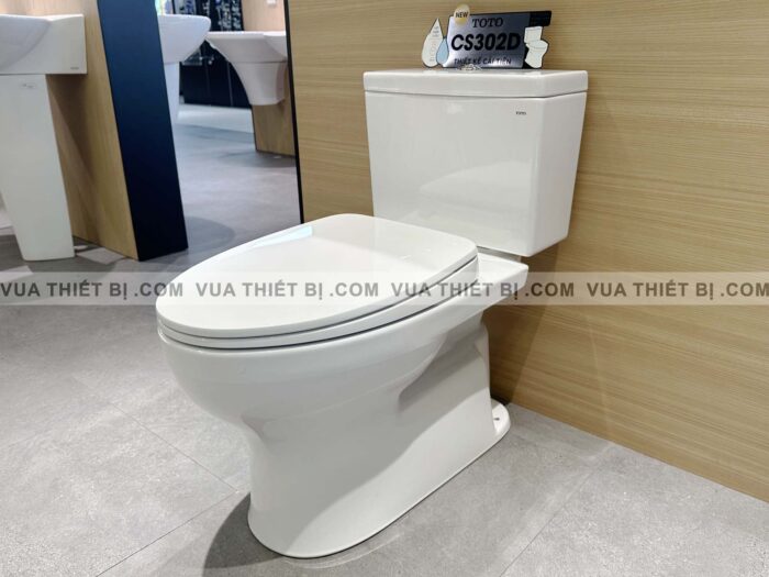 CS302DT10#W - Hình ảnh thực tế Bồn cầu 2 khối TOTO nắp êm - vuathietbi.com