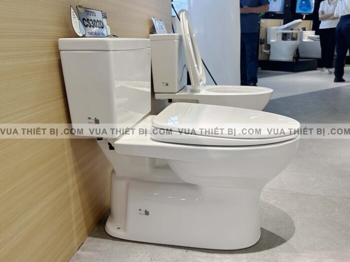 CS302DT10#W - Hình ảnh thực tế Bồn cầu 2 khối TOTO nắp êm - vuathietbi.com