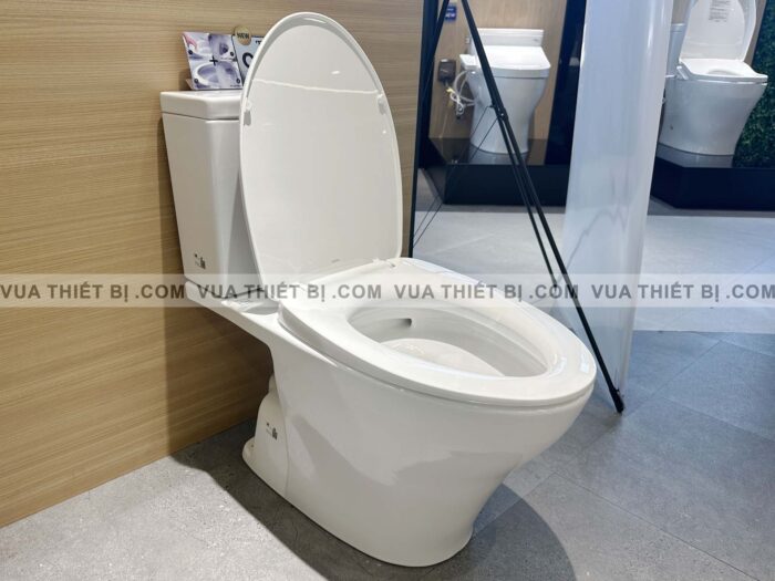 CS326DT10#XW - ảnh thực tế Bồn cầu 2 khối TOTO nắp êm TC395VS - vuathietbi.com