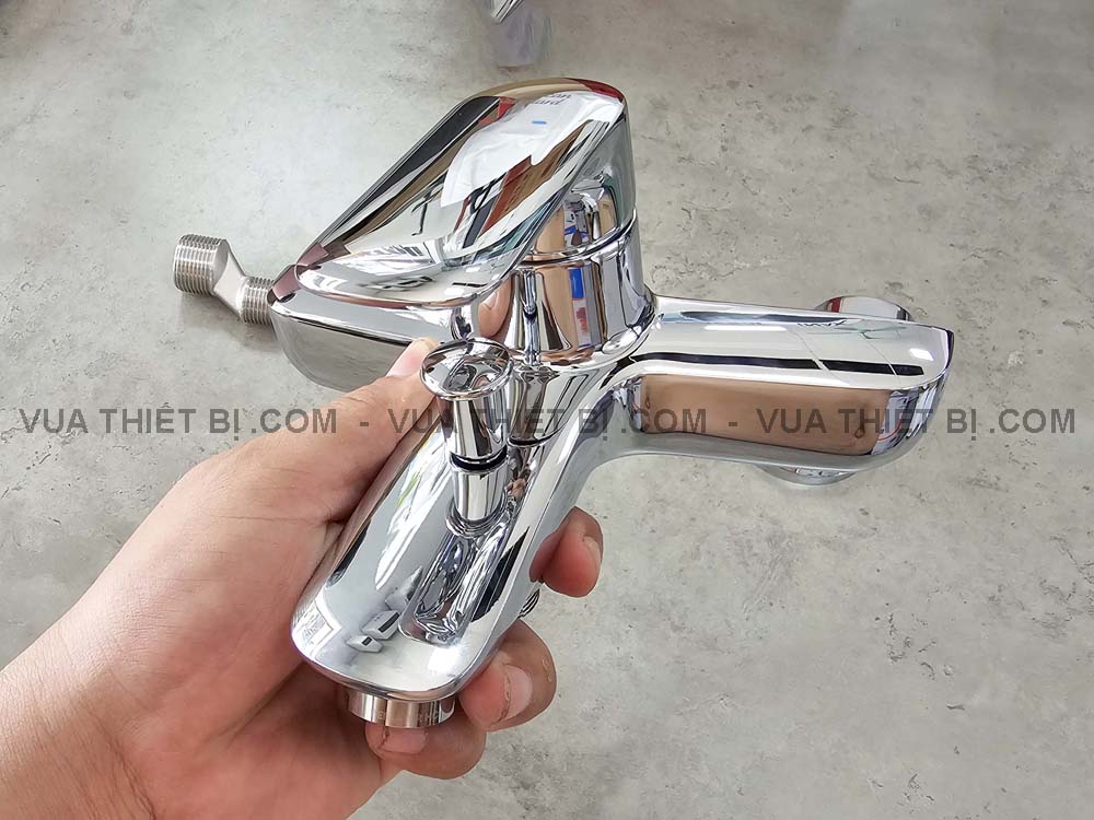 Hinh anh thuc te Voi sen tam AMERICAN STANDARD WF 1M11 Loven nong lanh 5