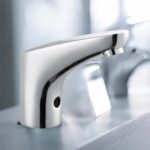 Vòi lavabo HUGE H-6600VS-1 cảm ứng nóng lạnh