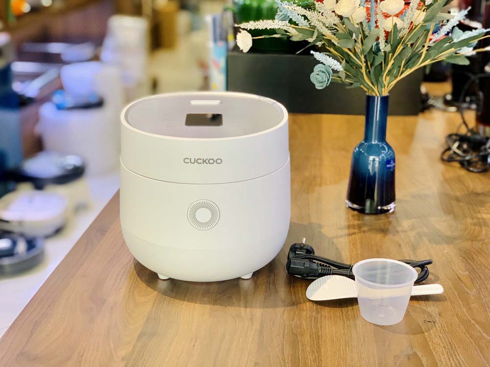 Hinh anh thuc te Noi com dien tu CUCKOO CR 0675FW 1.08L 2