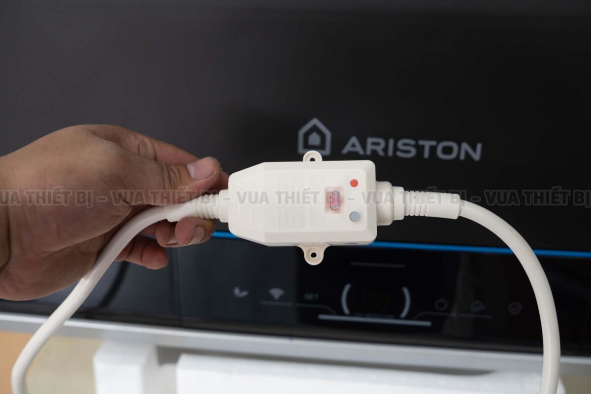 Bình nóng lạnh ARISTON SLIM3 20 TOP WIFI AG+ 20L lít (SL3) ngang gián tiếp 2.5FE 2500w - Ảnh 11