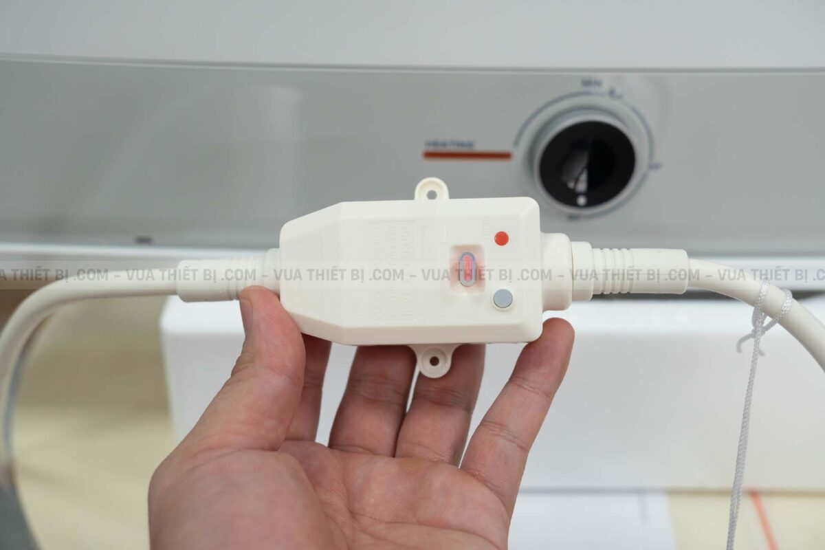 Bình nóng lạnh ARISTON SLIM3 20 R AG+ 20L lít (SL3) ngang gián tiếp 2.5FE 2500W - Ảnh 11