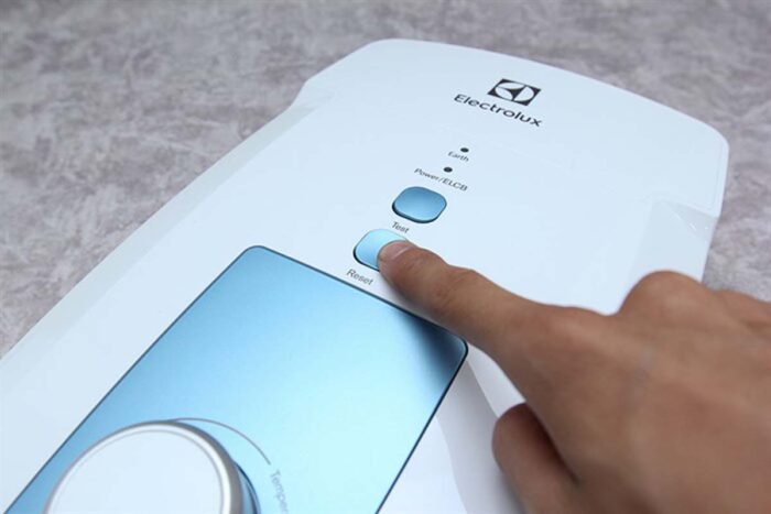 Máy nước nóng trực tiếp ELECTROLUX EWE451GX-DWB - Ảnh 4